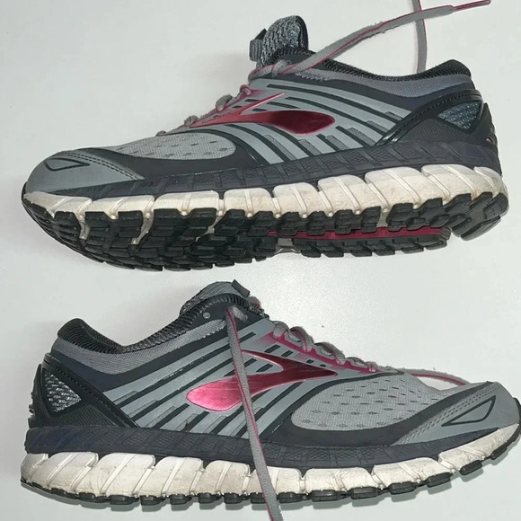 Brooks Ariel 18 running shoes size 8.5 wide preowned good amount of tread left - Picture 1 of 14